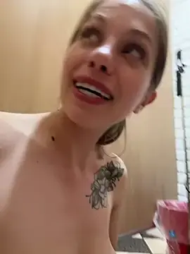 Stripchat Live Sex Cam of Olivia_Jemison