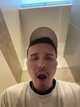 Stripchat Best Webcam of adam-rivera