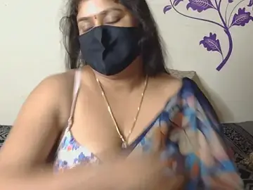 Stripchat Watch Live Sex Cams of LouleyRani_