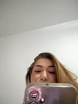 Stripchat Sex Cam of Ella_sweety