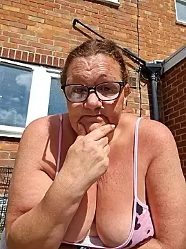 Stripchat Free Porn Cam of MissQueenBeex