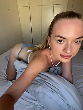 Stripchat Live Sex Cam of ElenaRebelle