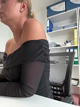 Stripchat Live Sex of Hii_Lolla