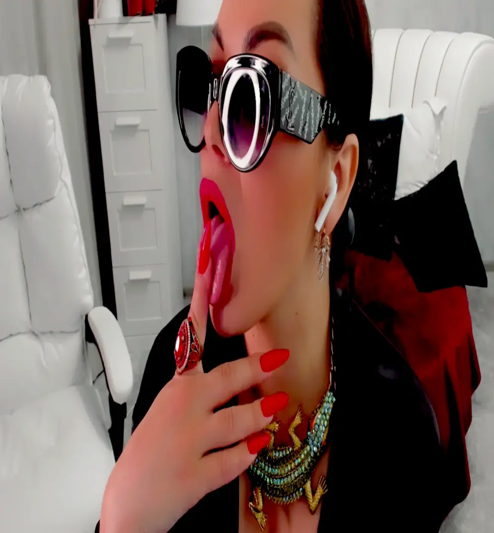 QueenOfUrKink
