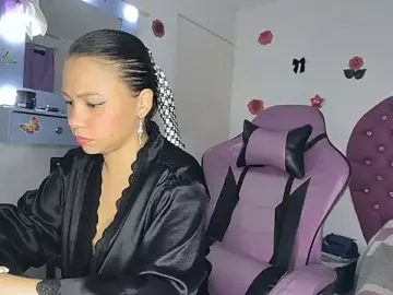 Stripchat Sex Cam of soffy_rosses