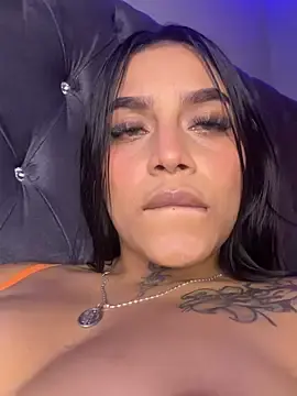 Stripchat Live Sex Cam of Emily_sharlot