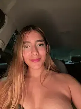 Stripchat Live Sex Cam of Lucy_lu01
