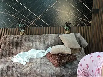 Stripchat Free Live Porn of Holly_22