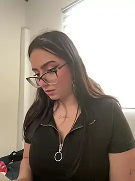 Stripchat Free Porn Cam of Kloenovoa-