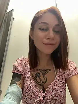 Stripchat Live Sex Cam of RosieSecret