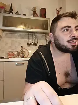 Stripchat Free Porn Cam of bear_skinny