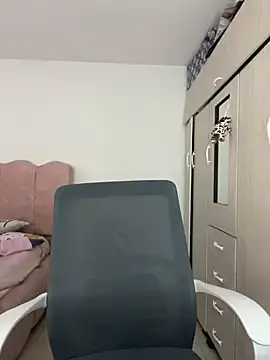 Stripchat Live Sex of Emmily_19