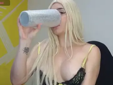 Stripchat Adult Webcam of Nikolle_Rouss