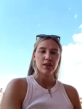 Stripchat Best Webcam of caressyourself