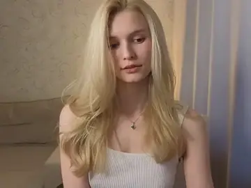 Stripchat Free Porn Cam of yennaone