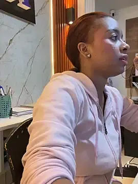 Stripchat Free Live Porn of Kloe_rousse01