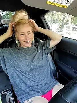 Stripchat Watch Live Sex Cams of POPPY_XO