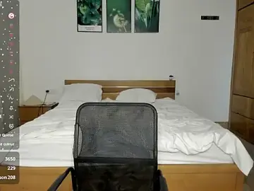 Stripchat Live Sex Cam of ThreeshaWhite