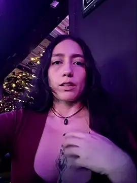 Stripchat Free Porn Cam of Evelyn_outdoors
