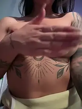 Stripchat Watch Live Sex Cams of DramaQueen__