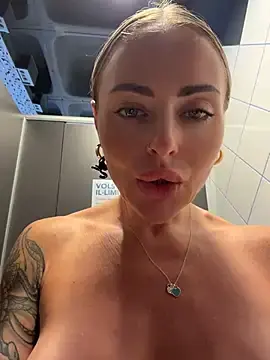 Stripchat Free Live Porn of EmaSalis