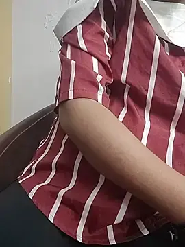 Stripchat Nude Webcam of Ruhi_07