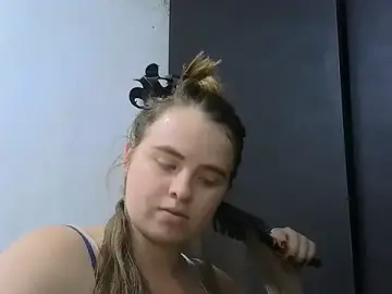 Stripchat Free Live Porn of HellenMiyer1111