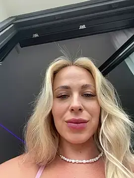 Stripchat Sex Chat of streetdoll
