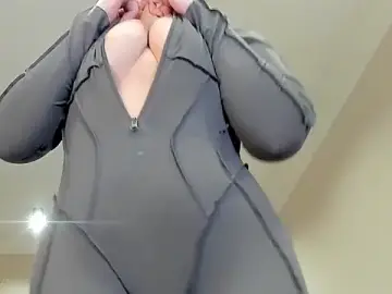 Stripchat Adult Webcams of Di_na_Bell