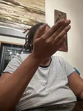 Stripchat Sex Cam of HEARTBREAKBRE
