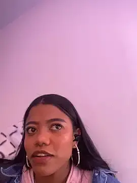 Stripchat Free Porn Cam of Ariana_roxe_