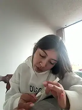 Stripchat Live Sex Cam of Sara-cooper2