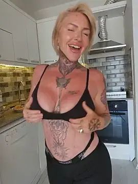 Stripchat Free Porn Cam of TravelMommyBlair
