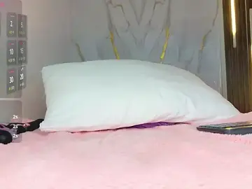 Stripchat Free Live Porn of mia_099
