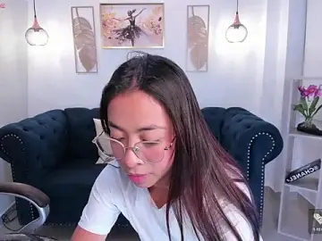 Stripchat Watch Live Sex Cams of July_Adams
