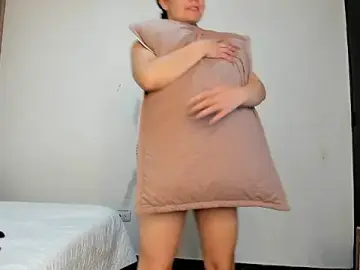 Stripchat Sex Cam of zarablaze03