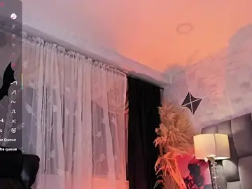 Stripchat Live Sex Cam of SweetDevil_7