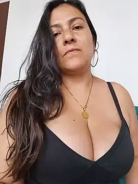 Stripchat Live Sex of roxana_sexy_2026
