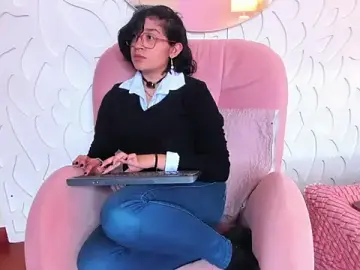 Stripchat Live Porn of DaryMoon