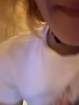 Stripchat Sex Cam of SweetBunnyGF