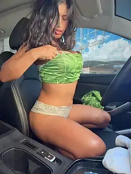 Stripchat Sex Cam of sexi_noemi