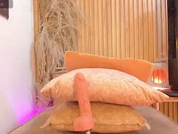 Stripchat Live Porn of sofhiaa_adaams
