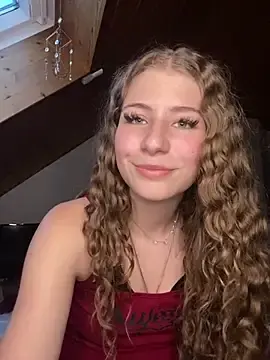 Stripchat Free Porn Cam of MilaRoseee