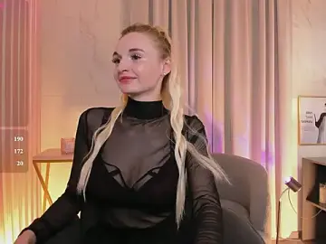 Stripchat Sex Cam of Mila__Lux