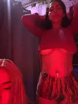 Stripchat Free Live Porn of SexyFriends_