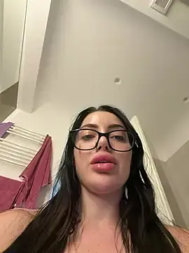 Stripchat Free Porn Cam of MyaSplash