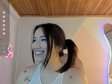 Stripchat Live Porn of cristal__hot_1