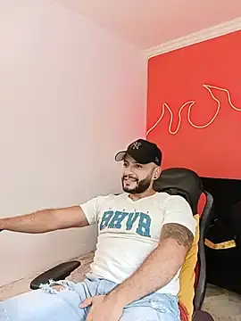 Stripchat Adult Webcam of Mike_savage3