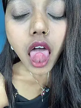 Stripchat Adult Webcam of Sweet-priyaa