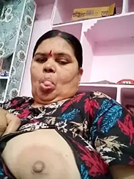Stripchat Adult Webcam of dheepika11